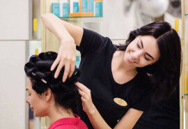 Перукарські послуги