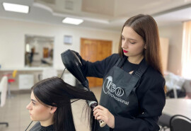 Досвідчені перукарі