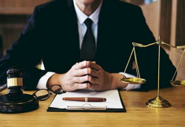 Я адвокат з України