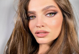 Майстер по макіяжу