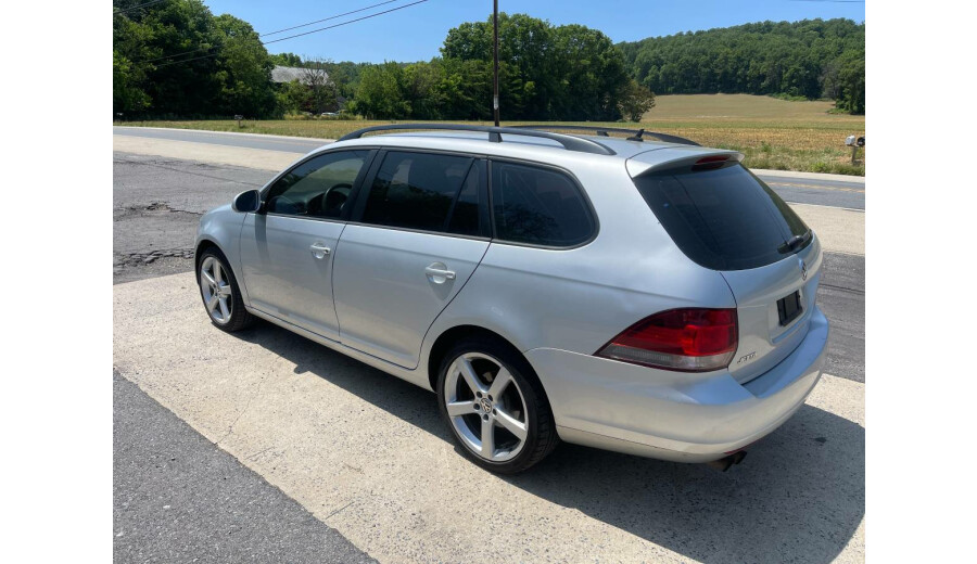 Продам 2012 Volkswagen Jetta Sportwagen -