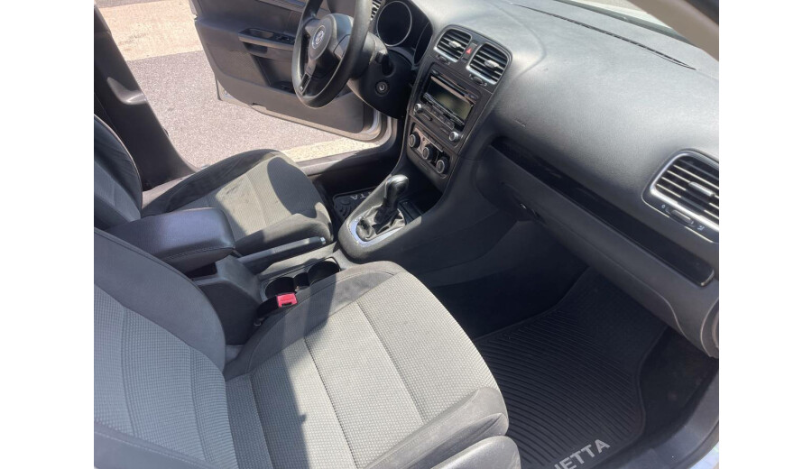 Продам 2012 Volkswagen Jetta Sportwagen -