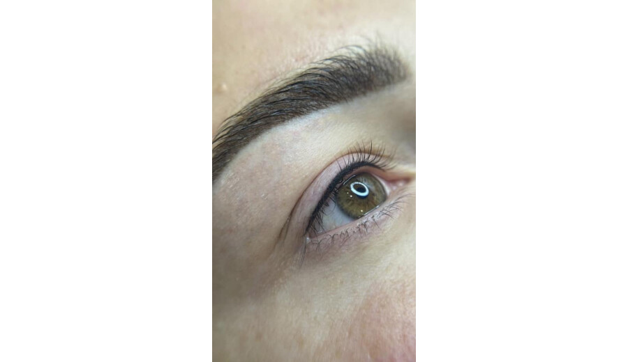 ▪️powder eyebrows  ▪️blush lips  ▪️eyeliner -