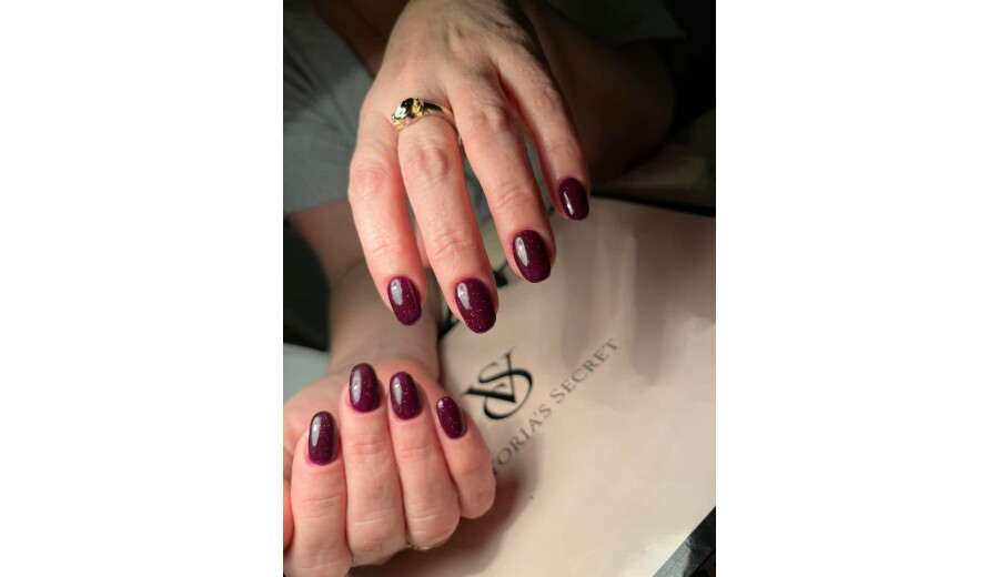 Майстер манікюру -