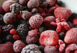 Заморожені ягоди та білий гриб із Західної України