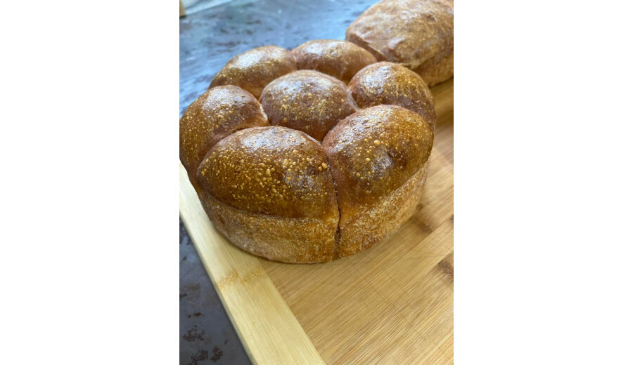 Домашній хліб та різні смаколики на замовлення -