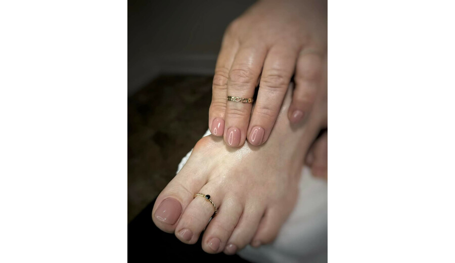 Майстер манікюру -