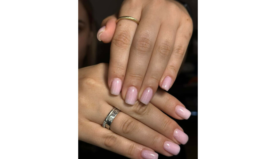 Майстер манікюру -