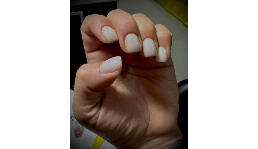 Майстер манікюру -