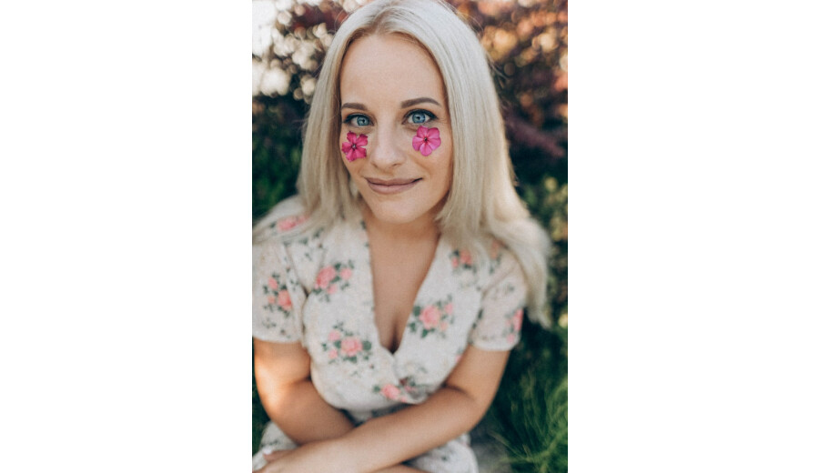 Я Віка, професійний фотограф -