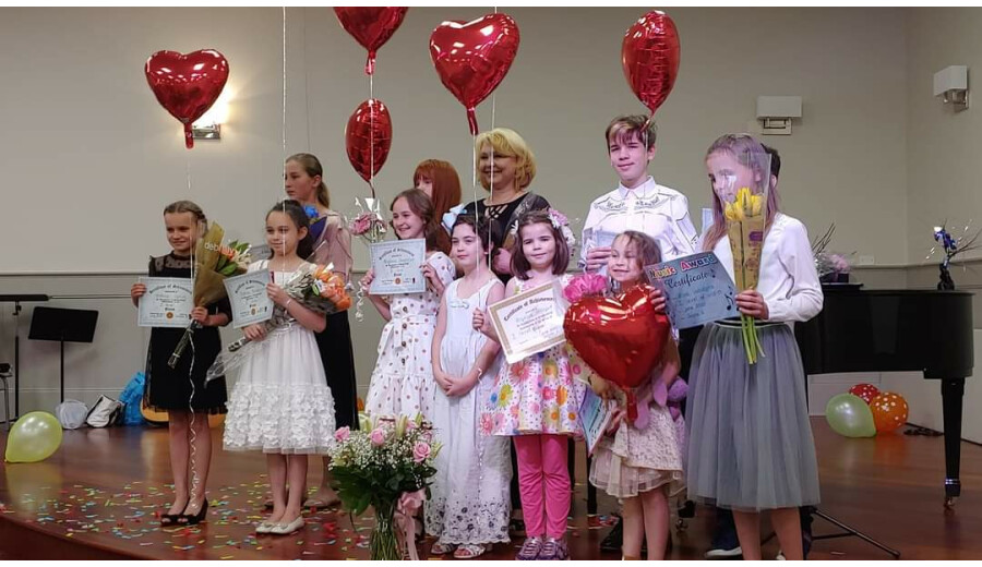 Уроки гри на фортепіано та скрипці -