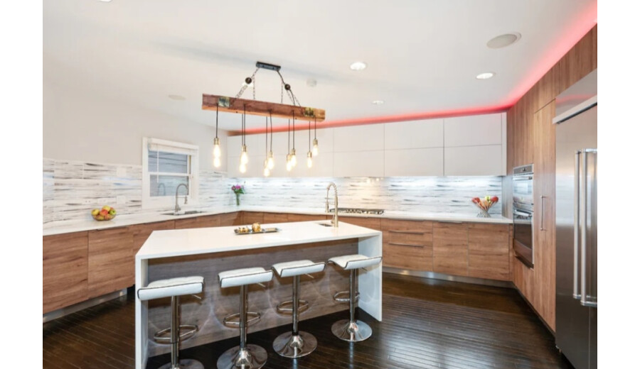 Шукаємо професійних монтажників кухні -